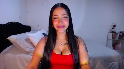 Snapshot of iamroxanne chatting on October 4, 2025, 7:50 am Camila online show from October 4, 2025, 7:50 am