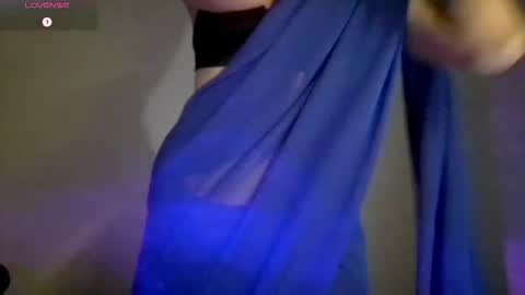 Snapshot of iamsweethoney chatting on November 1, 2025, 5:59 pm hainnahh online show from November 1, 2025, 5:59 pm