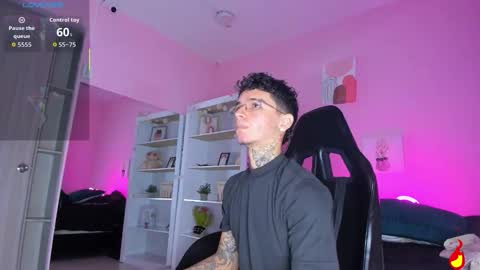 IAN CASTILLO online show from October 31, 2025, 11:11 am