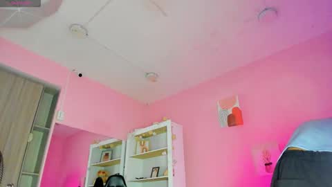 IAN CASTILLO online show from November 4, 2025, 11:09 am