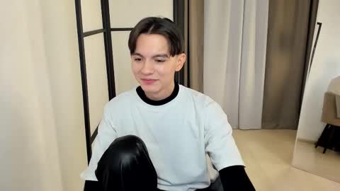 Snapshot of ian_harrickton chatting on February 7, 2026, 3:27 pm ian online show from February 7, 2026, 3:27 pm