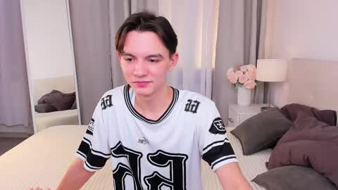 Snapshot of ian_harrickton chatting on March 2, 2026, 3:30 pm ian online show from March 2, 2026, 3:30 pm