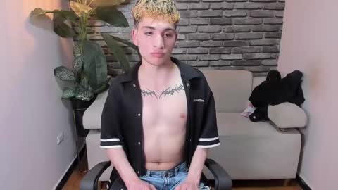 Snapshot of ian_lombardi chatting on April 14, 2026, 7:09 pm Camilo online show from April 14, 2026, 7:09 pm