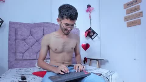 Snapshot of ian_thompsoncut chatting on October 10, 2025, 11:26 pm Ian Thompson online show from October 10, 2025, 11:26 pm