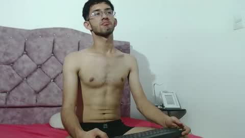 Snapshot of ian_thompsoncut chatting on October 29, 2025, 3:53 am Ian Thompson online show from October 29, 2025, 3:53 am