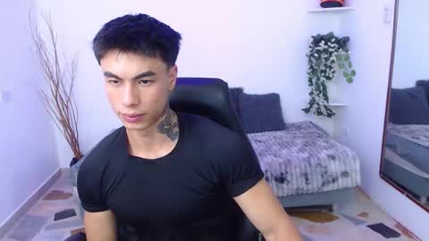 Snapshot of ian_west chatting on February 3, 2026, 12:10 pm Ian online show from February 3, 2026, 12:10 pm