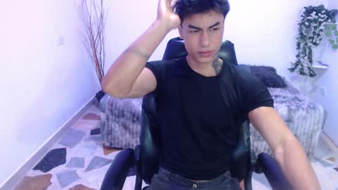 Snapshot of ian_west chatting on February 17, 2026, 11:40 am Ian online show from February 17, 2026, 11:40 am