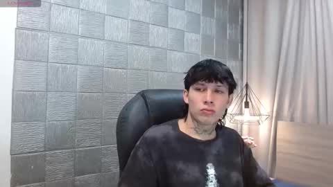 ian online show from November 4, 2025, 1:43 pm