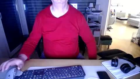 iandy12 online show from April 5, 2026, 10:40 pm