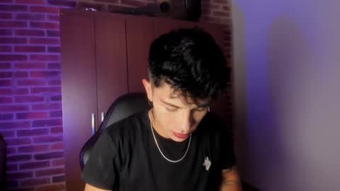 Snapshot of ianwayne_ chatting on November 24, 2025, 7:57 pm Andrew online show from November 24, 2025, 7:57 pm