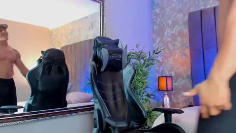 Ian White online show from September 16, 2025, 8:54 pm