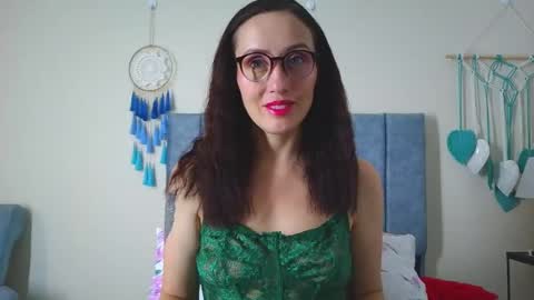 Iberian Moon online show from November 1, 2025, 1:24 pm