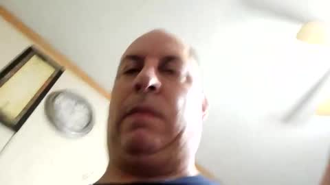 ice1001 online show from November 10, 2025, 2:10 am