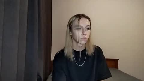 Jade online show from November 19, 2025, 1:33 pm