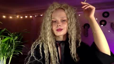 Nina online show from January 8, 2026, 11:51 pm