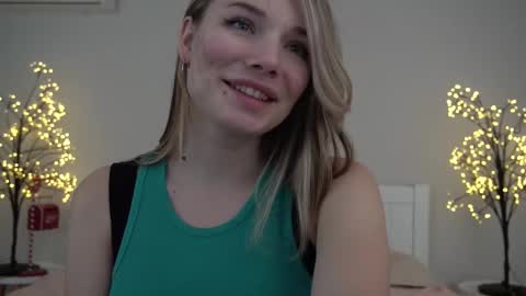 Danielle online show from February 9, 2025, 3:12 pm