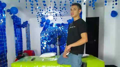 THOMAS AND DAMIAND online show from December 29, 2024, 6:16 pm