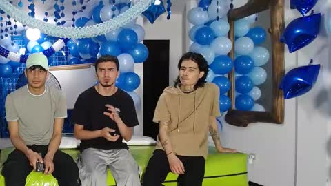 THOMAS AND DAMIAND online show from March 9, 2025, 1:04 pm