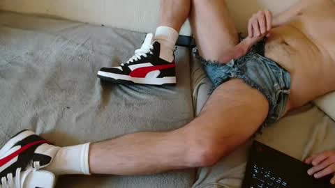 SnowTiger online show from January 6, 2025, 2:03 pm