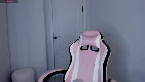 Hitomi   online show from October 2, 2025, 9:55 pm