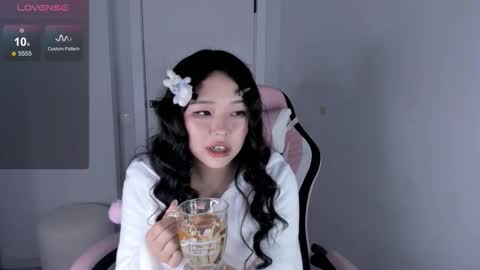 Hitomi   online show from November 21, 2025, 5:44 pm