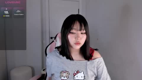 Hitomi   online show from December 1, 2025, 12:32 pm