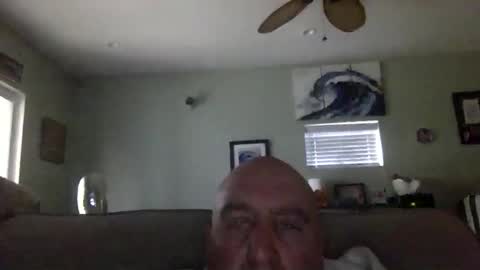 Snapshot of icumming chatting on April 19, 2026, 4:28 pm icumming online show from April 19, 2026, 4:28 pm