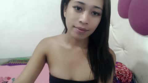 Snapshot of icy_heartxoxox chatting on May 13, 2026, 5:43 pm Heart online show from May 13, 2026, 5:43 pm