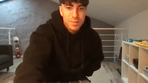 icyninesix online show from January 9, 2025, 7:52 am