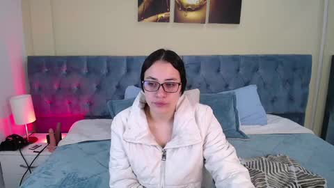 Icy online show from January 10, 2025, 11:43 am