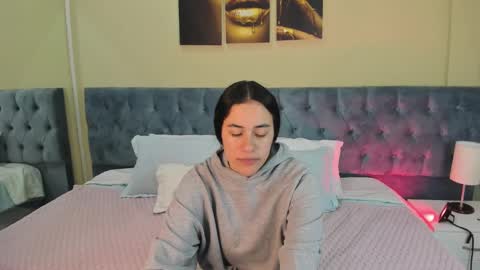 Icy online show from February 4, 2025, 11:27 am