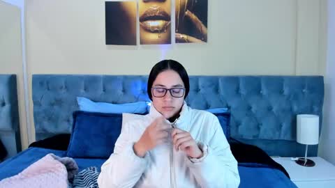 Icy online show from March 9, 2025, 11:25 am