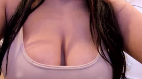 Icy online show from November 25, 2025, 10:26 am