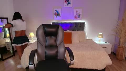 Snapshot of icysweetcam chatting on April 28, 2026, 11:37 am Icy online show from April 28, 2026, 11:37 am
