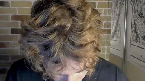 yo online show from September 10, 2025, 9:26 pm