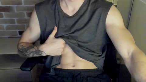 yo online show from October 25, 2025, 8:14 pm