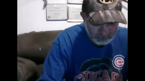 idkwhyidothis348732 online show from January 5, 2025, 2:08 pm