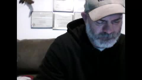 idkwhyidothis348732 online show from January 26, 2025, 6:37 pm