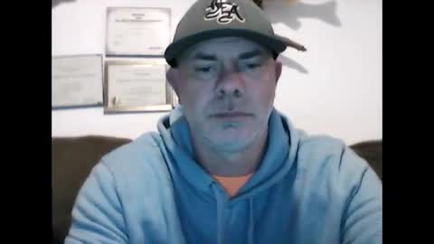 idkwhyidothis348732 online show from March 5, 2025, 12:59 am