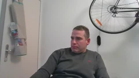 idontknowwhy1 online show from January 3, 2025, 12:11 am