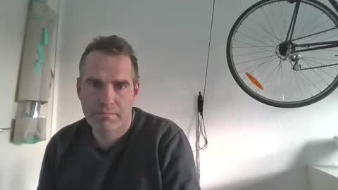 idontknowwhy1 online show from November 18, 2025, 8:41 am