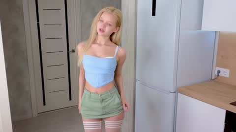 Snapshot of ifiwasyourgf chatting on January 15, 2025, 9:24 am Lisa online show from January 15, 2025, 9:24 am