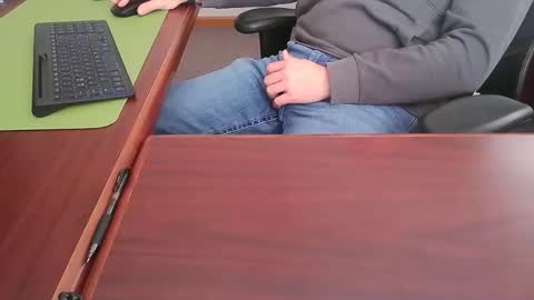 Snapshot of ifuk1stdate chatting on January 3, 2025, 4:37 pm Hung office Stud online show from January 3, 2025, 4:37 pm