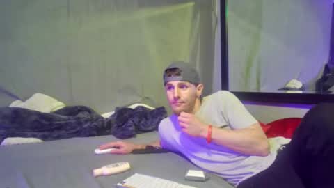 Amiri Roue online show from January 11, 2025, 1:53 pm