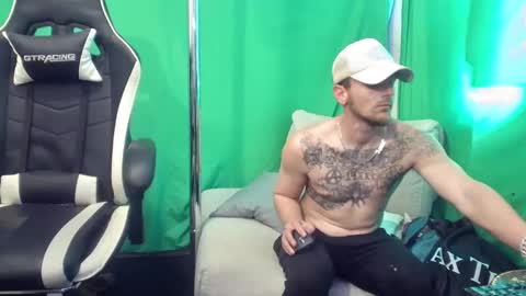 Amiri Roue online show from November 18, 2025, 2:54 pm