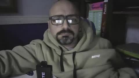 igorargen4 online show from October 7, 2025, 1:03 am