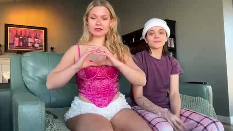 cassie online show from February 17, 2025, 7:42 pm