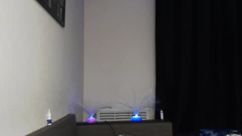 iiiiiiis online show from November 10, 2025, 5:23 pm