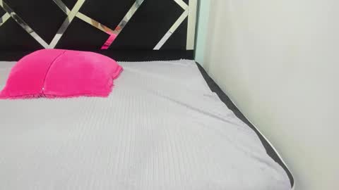 Isabella online show from September 22, 2025, 12:29 pm