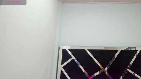 Isabella online show from October 24, 2025, 1:29 pm